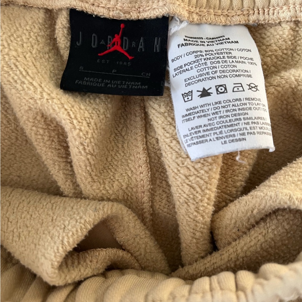 Nike Air Jordan Small Graphic Tan Men's Heavyweight Sweat Shorts Streetwear Y2K - Picture 4 of 6
